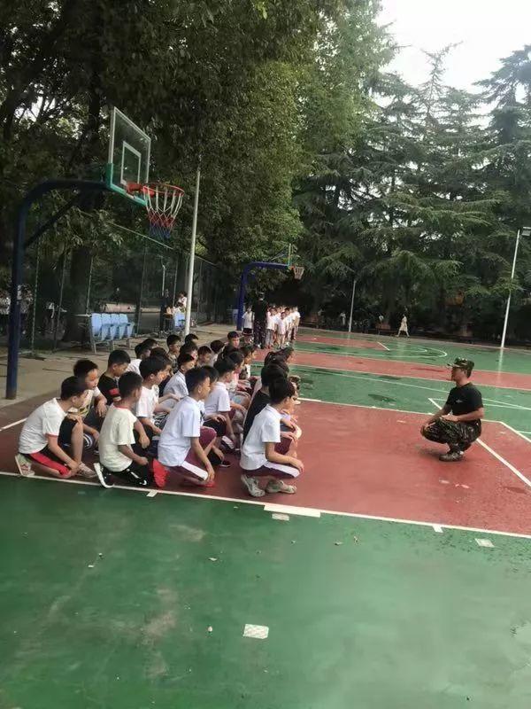 磨炼意志，蜕酿生长——美狮贵宾会都会森林学校小学部2019—2020学年军事会操演习